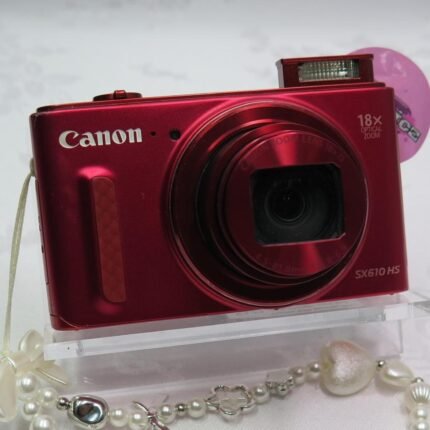 Canon Powershot SX610 ♡𝘾𝙤𝙢𝙚𝙨 𝙬𝙞𝙩𝙝♡ ❥ Camera ❥ Battery ❥ Battery Charger ❥ SD card ❥ SD card reader ❥ Regular hand strap ❥ Beaded hand strap