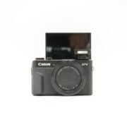 Canon G7X Mark ii ~Due to this cameras pristine condition and everything we have included, we will not be accepting any offers~ Comes with: - Camera - Original Canon Battery - Original Battery Charger - SD card - SD card reader - Original Hand Strap - Case ~Our Shipping days are Tuesdays and Thursdays. You should receive your package 2-7 days after shipping!!!!~ #Canong7x #Canon #Powershot