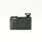 Canon G7X Mark ii ~Due to this cameras pristine condition and everything we have included, we will not be accepting any offers~ Comes with: - Camera - Original Canon Battery - Original Battery Charger - SD card - SD card reader - Original Hand Strap - Case ~Our Shipping days are Tuesdays and Thursdays. You should receive your package 2-7 days after shipping!!!!~ #Canong7x #Canon #Powershot