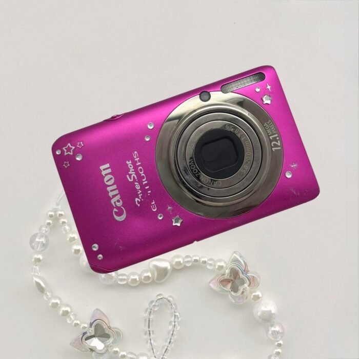 Canon Powershot Elph 100 HS - Image 1